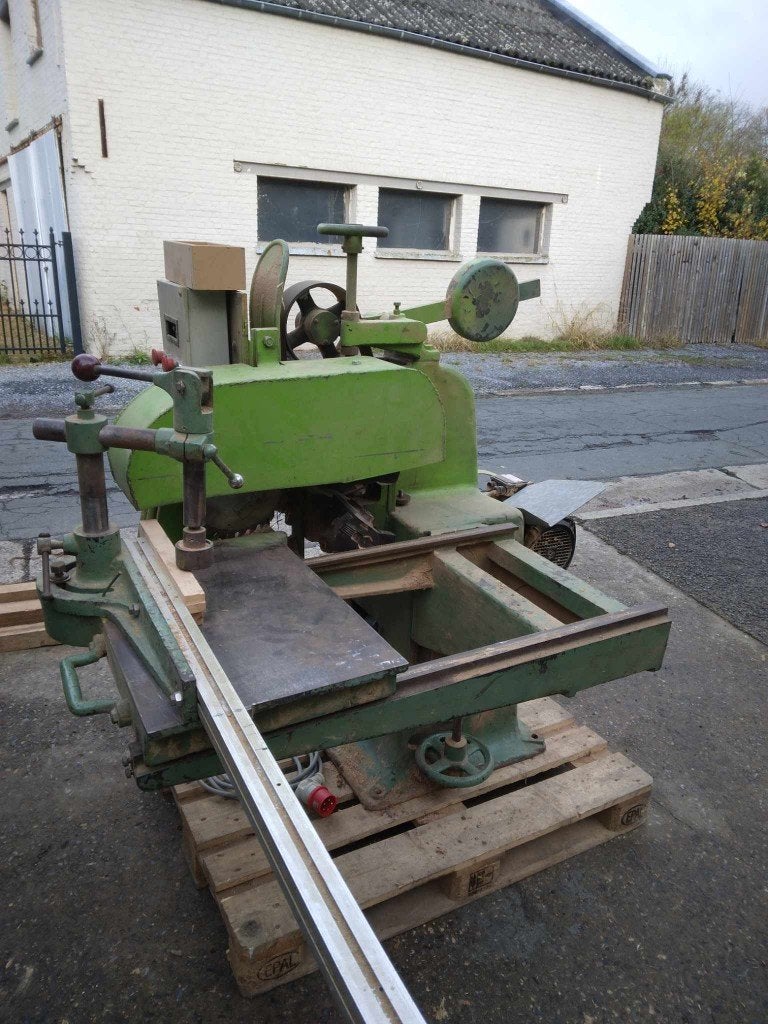 Tenonneuse à chassis, Enlèvement, Bois