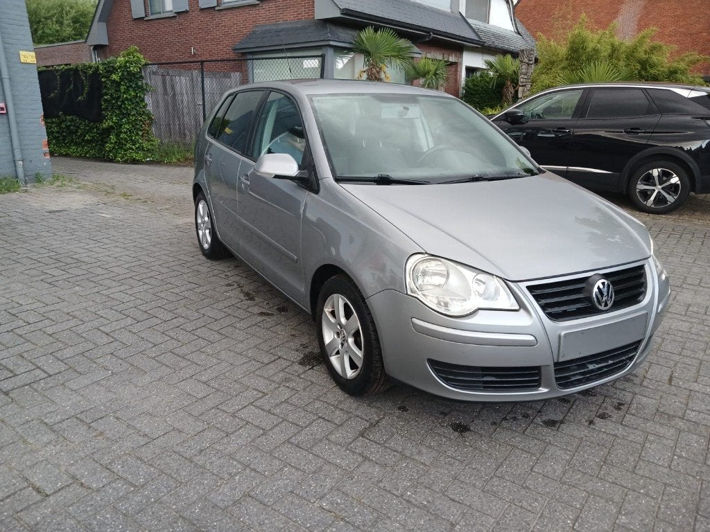 Volkswagen Polo — 1.2 essence Bj 2007 89602 km, Argent ou Gris, Achat, 140 g/km, Entreprise