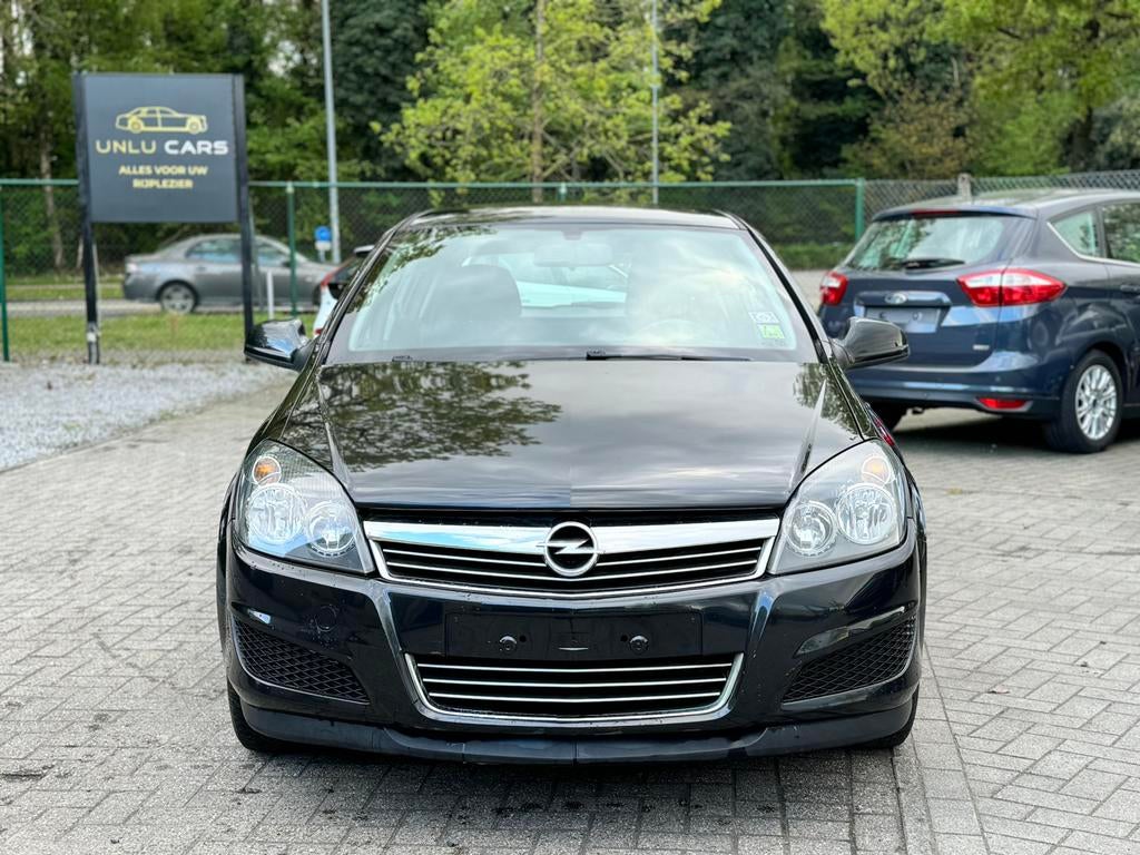 OPEL ASTRA 2012 BENZINE 145.000KM, Voorwielaandrijving, Euro 5, Stof, Zwart