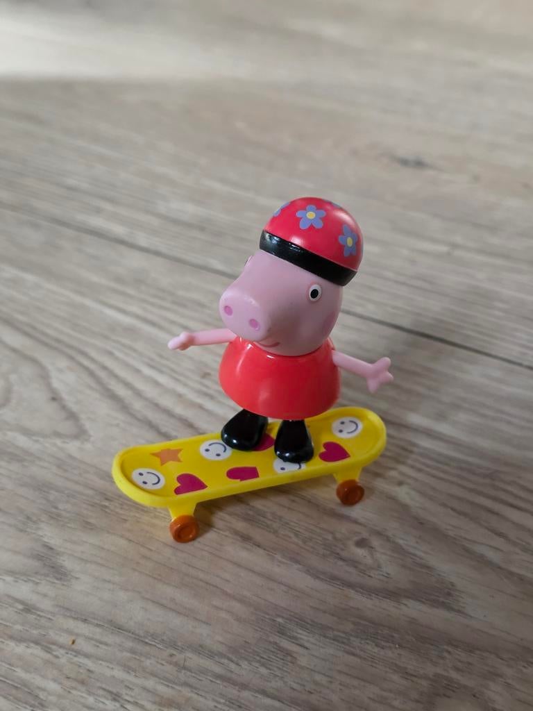 Peppa Pig avec skateboard, Enfants & Bébés, Enlèvement ou Envoi