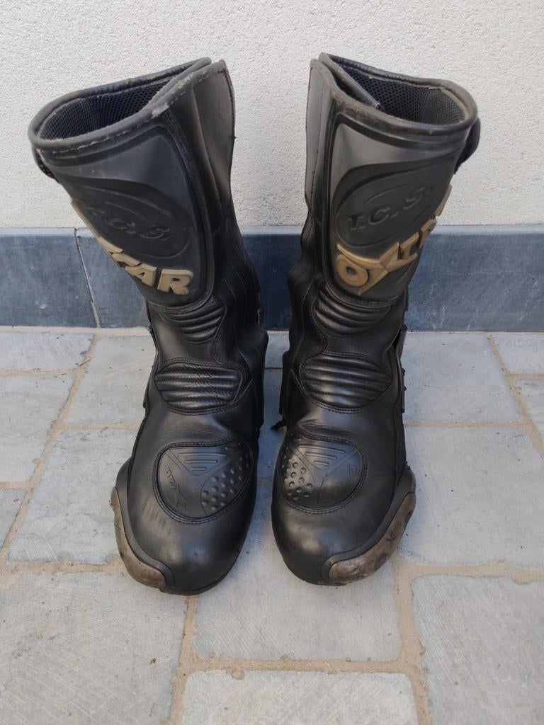Botte oxtar 44, Motos