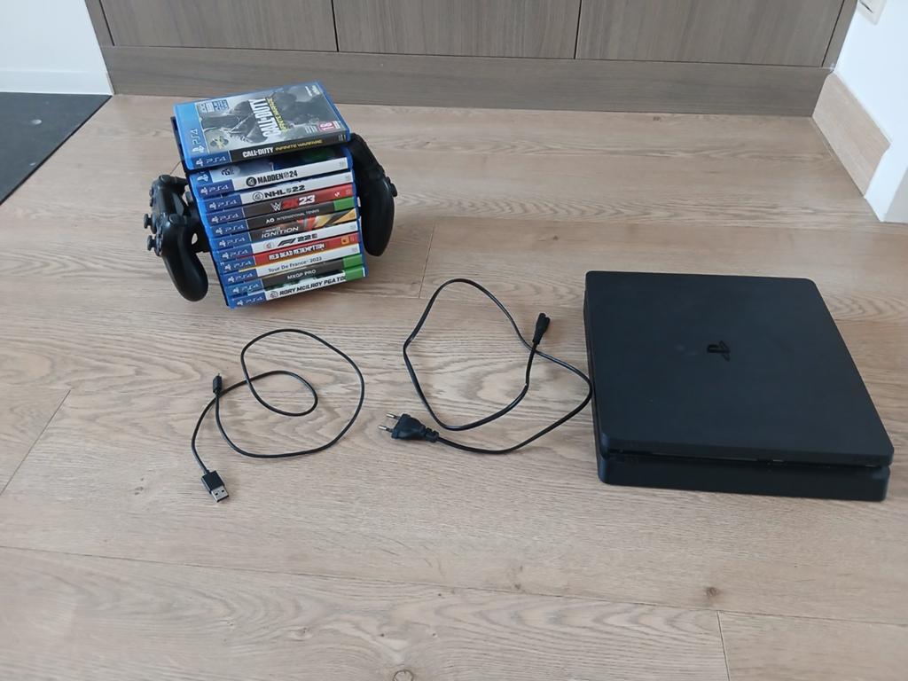 Playstation 4 met games en toebehoren, Games en Spelcomputers, Spelcomputers | Sony PlayStation 4, Ophalen, Met 2 controllers