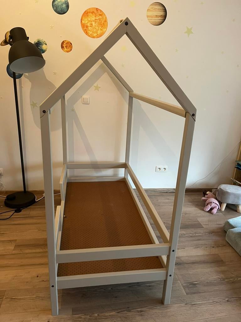 Peuter bedhuisje + Traumeland matras, Ophalen, 70 tot 85 cm, Zo goed als nieuw, Matras