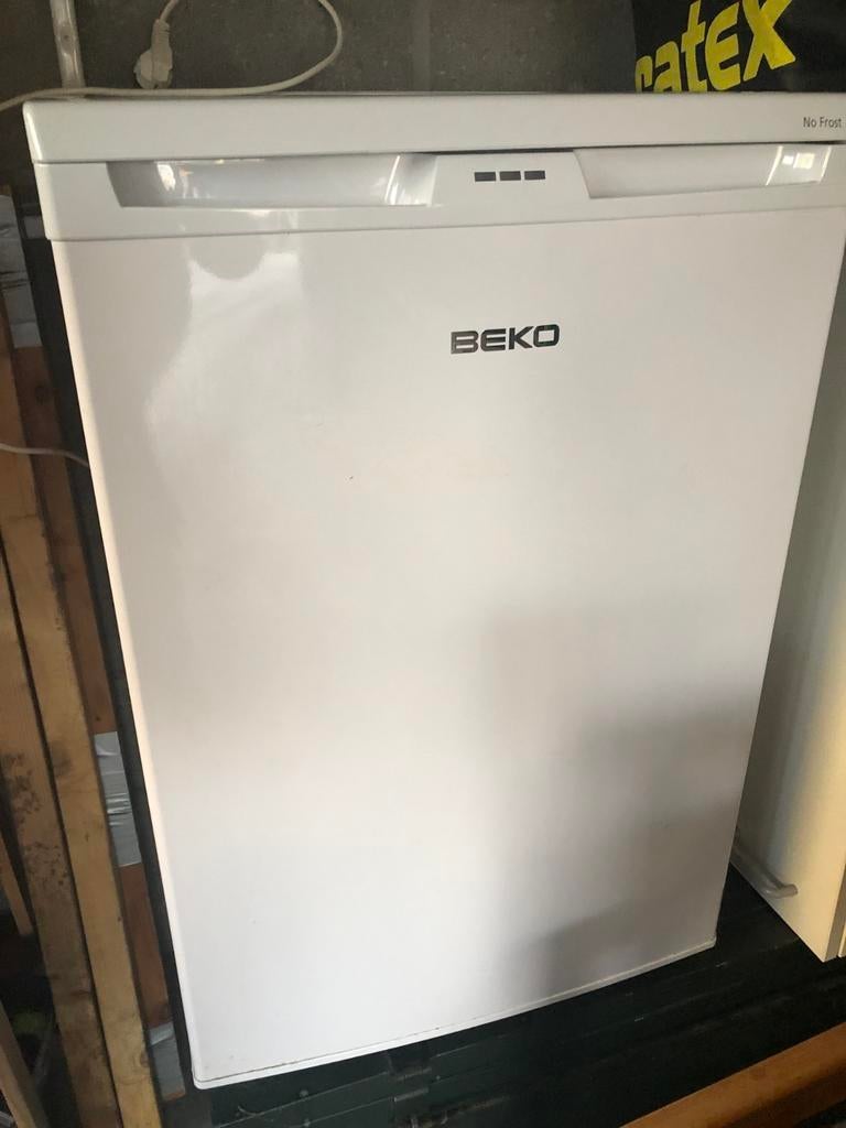 Beko FNE1072  no frost diepvries 82 cm hoog - 53 cm breed, Ophalen