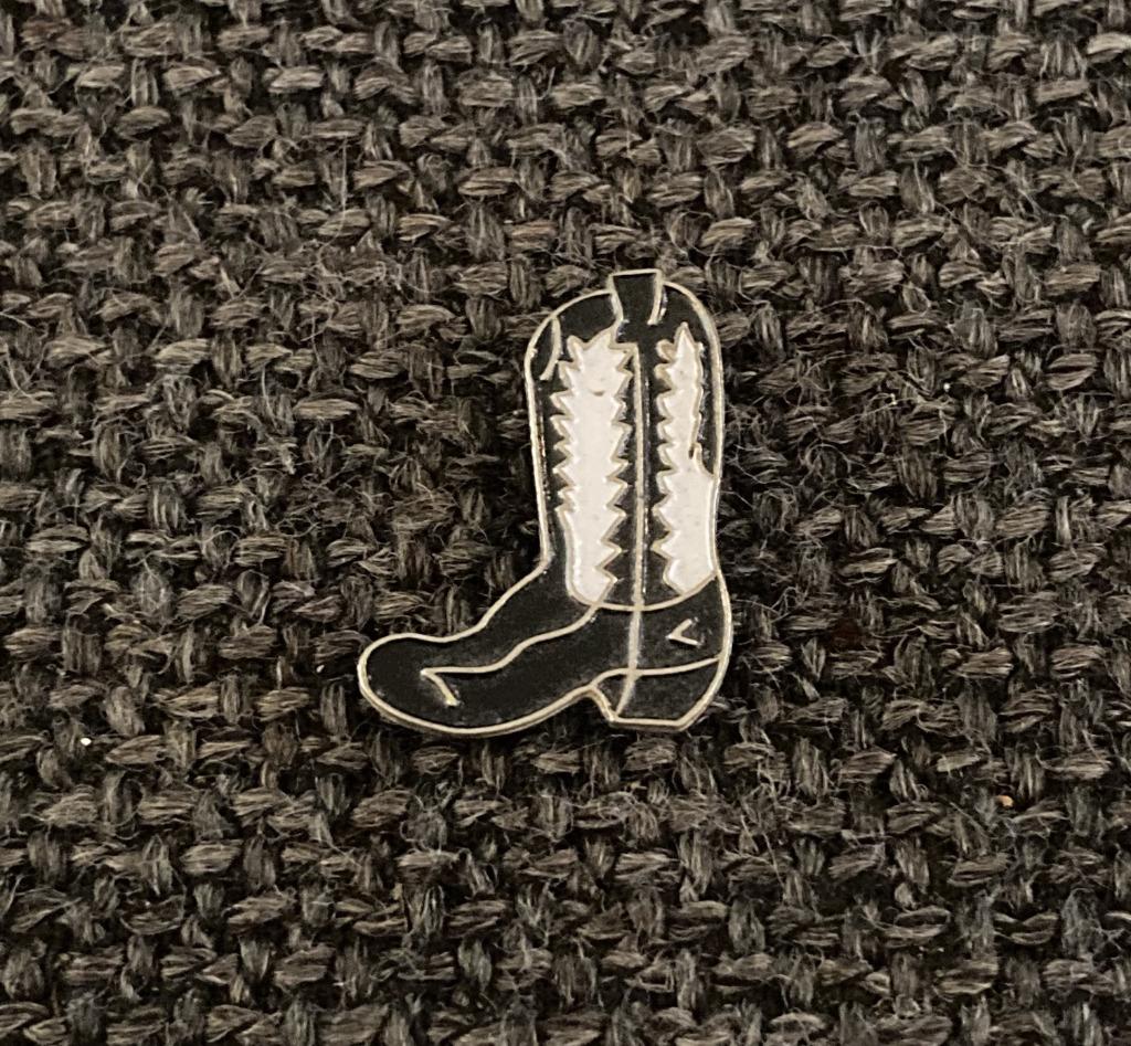 PIN - COWBOY BOOTS, Envoi, Utilisé, Autres sujets/thèmes, Insigne ou Pin's