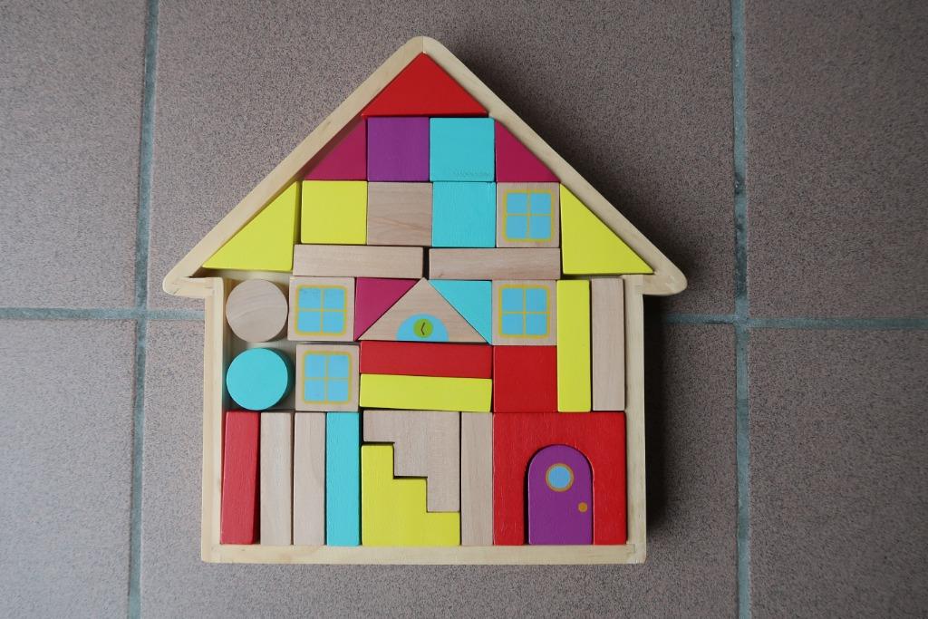 Blokkenpuzzel - verschillende vormen, Ophalen, Zo goed als nieuw