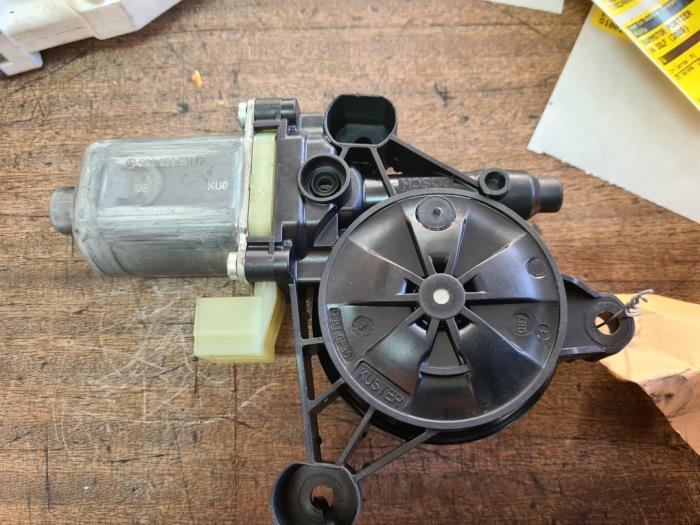 Moteur de vitre portière d'un Seat Leon, Autos : Pièces & Accessoires, Carrosserie & Tôlerie, Utilisé, 3 mois de garantie, Enlèvement ou Envoi