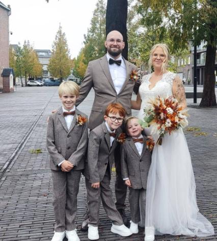 Volledig kostuum - grijs/bruin - maat 110  draagmaat 116/122, Ophalen of Verzenden, Zo goed als nieuw, Jongen, Amazon