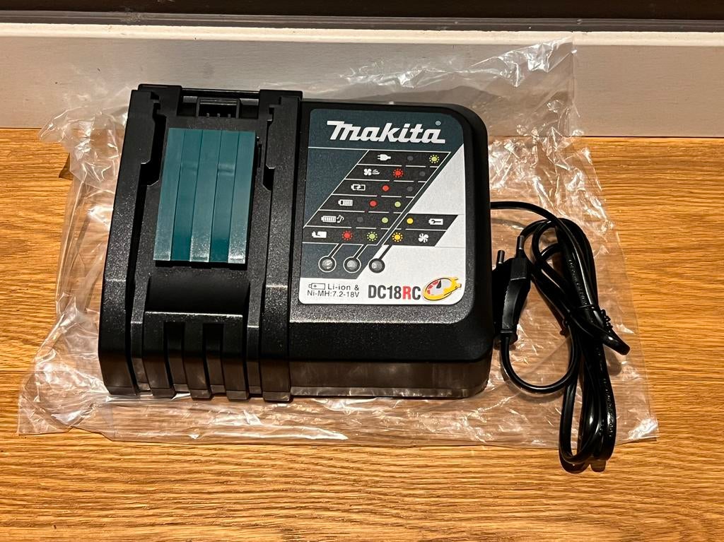 Chargeur rapide️Makita 18V, Enlèvement, Comme neuf