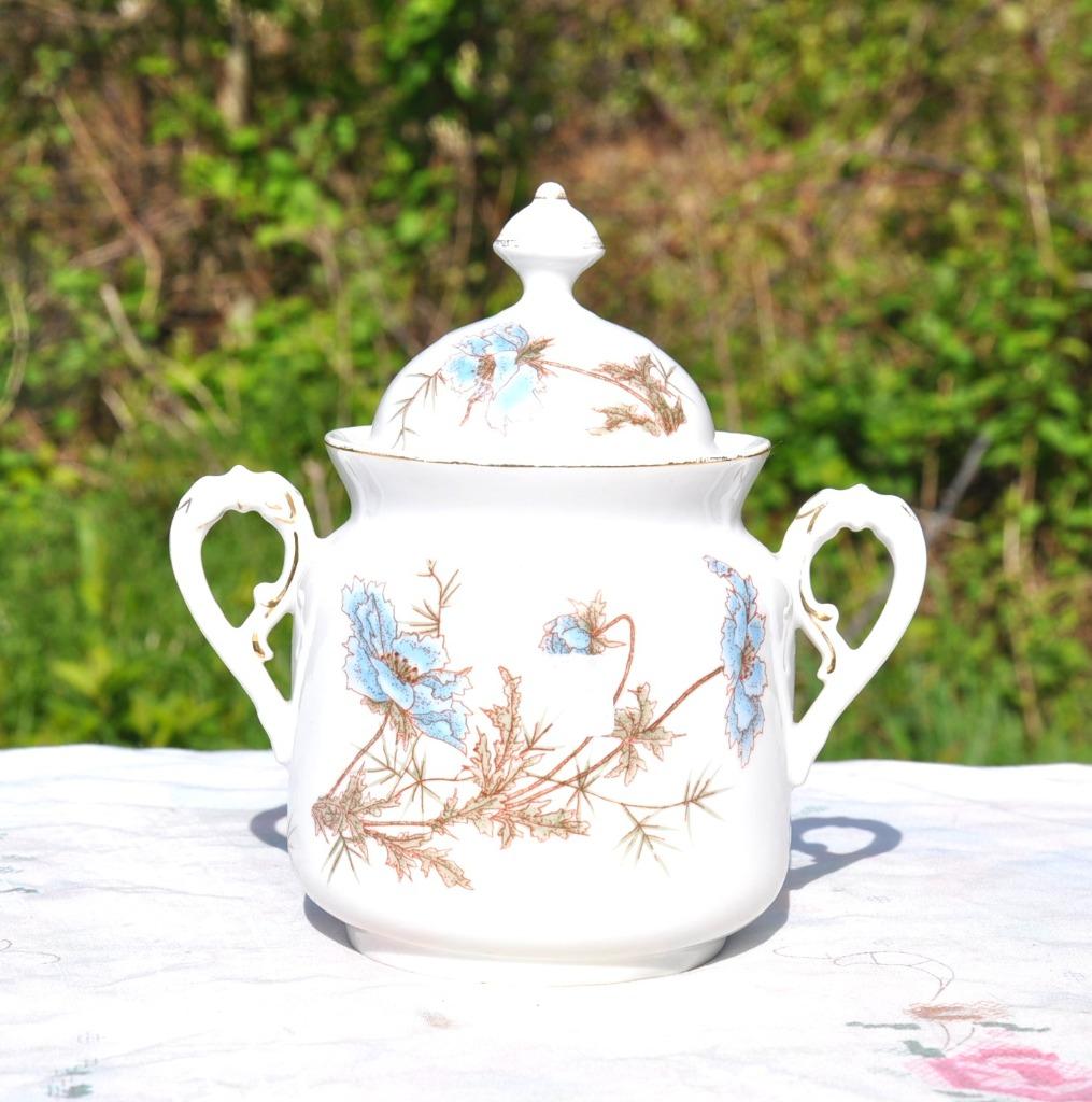 sucrier en porcelaine defuisseaux avec fleur bleu, Antiquités & Art, Enlèvement ou Envoi