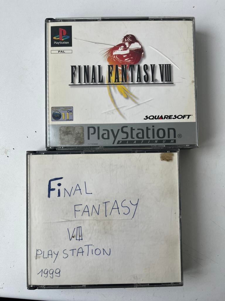 Lot de 2 exemplaires de Final Fantasy VIII pour PlayStation, Enlèvement ou Envoi, Comme neuf