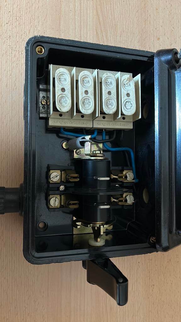 Oud schakelkastje in bakeliet, Doe-het-zelf en Bouw, Ophalen, Gebruikt, Schakelaar