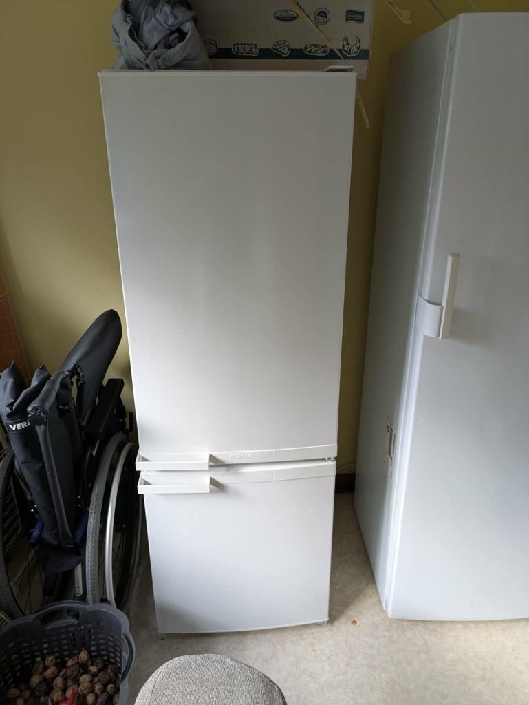 Frigo - Congélateur Miele 253 L, Elektronische apparatuur, 200 liter of meer, Ophalen, Met aparte vriezer