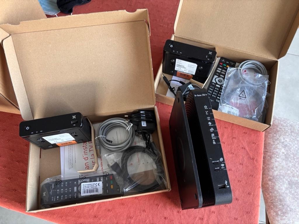 BBox V3+ Proximus/Scarlet avec décodeurs TV, Enlèvement ou Envoi, Comme neuf, Routeur avec modem, Proximus