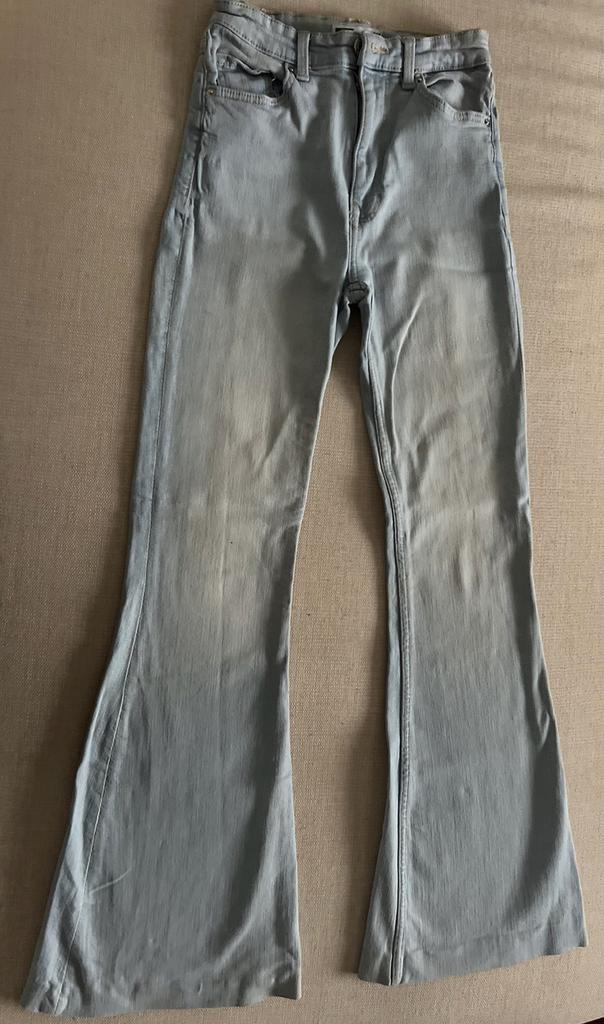 Jeans Bershka taille 34, Bershka, Zo goed als nieuw, Blauw, W27 (confectie 34) of kleiner