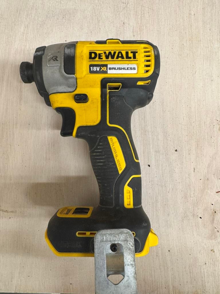 Dewalt DCF887 slagschroevendraaier, Doe-het-zelf en Bouw, Gereedschap | Boormachines, Gebruikt, Ophalen