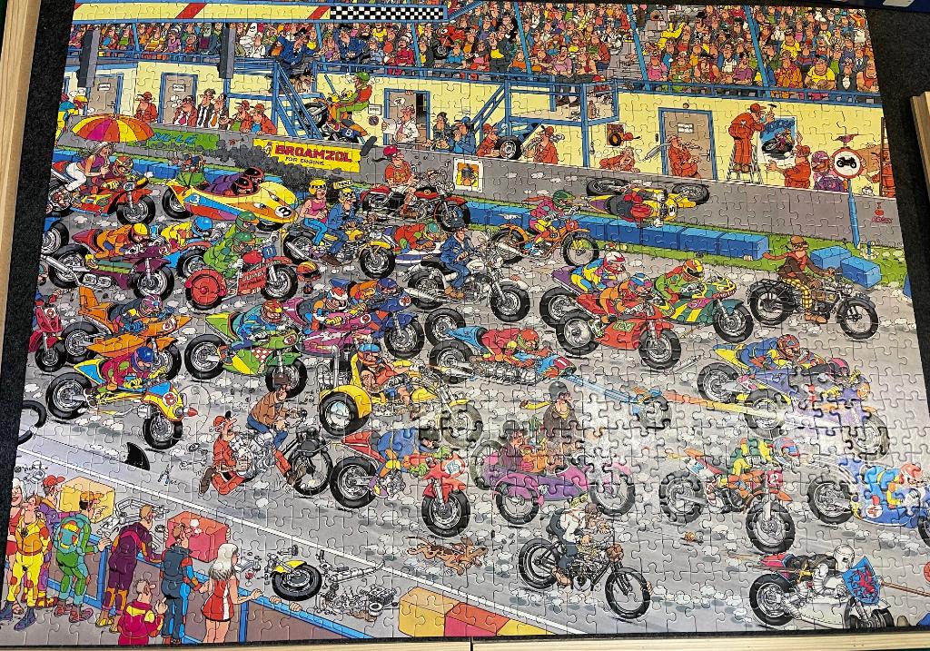 Puzzel Jan Van Haasteren - Motorbike Race - 950 stukjes, Ophalen of Verzenden, 500 t/m 1500 stukjes, Zo goed als nieuw, Legpuzzel