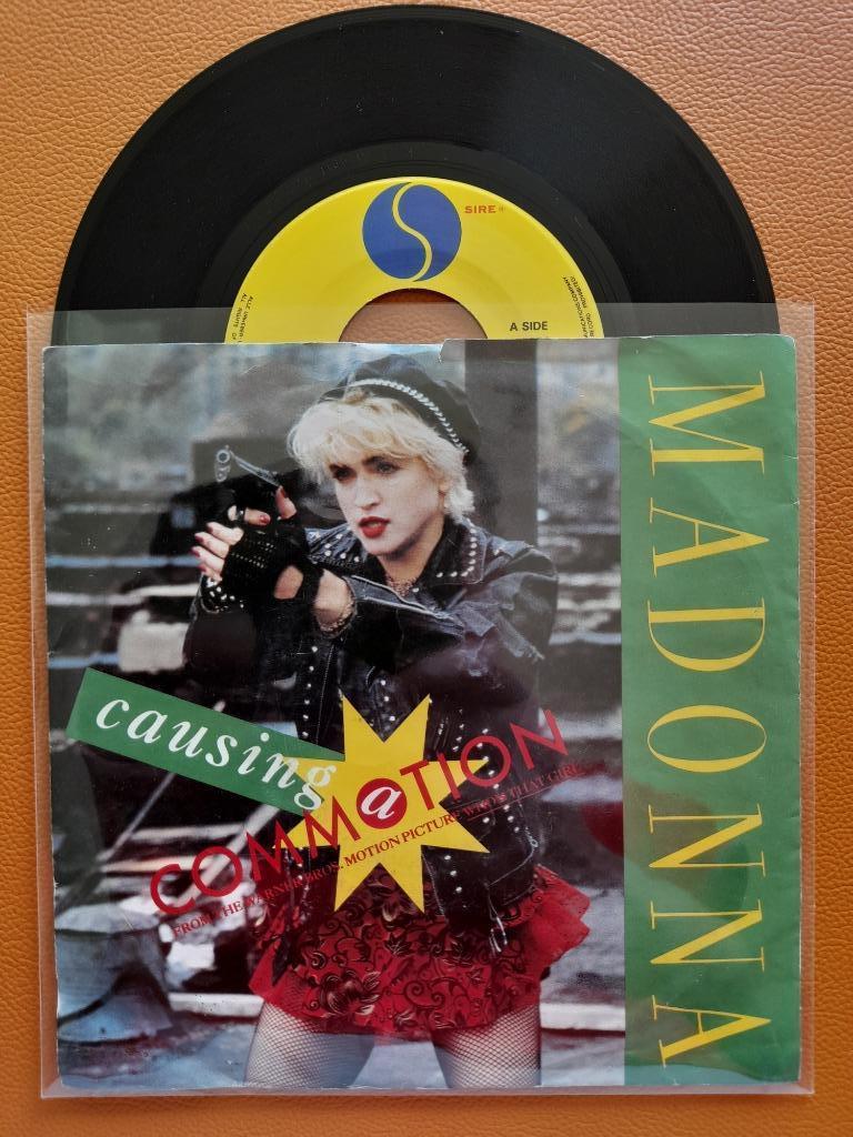 Une Vierge qui provoque une agitation 7", Enlèvement ou Envoi, Single, Utilisé, Pop