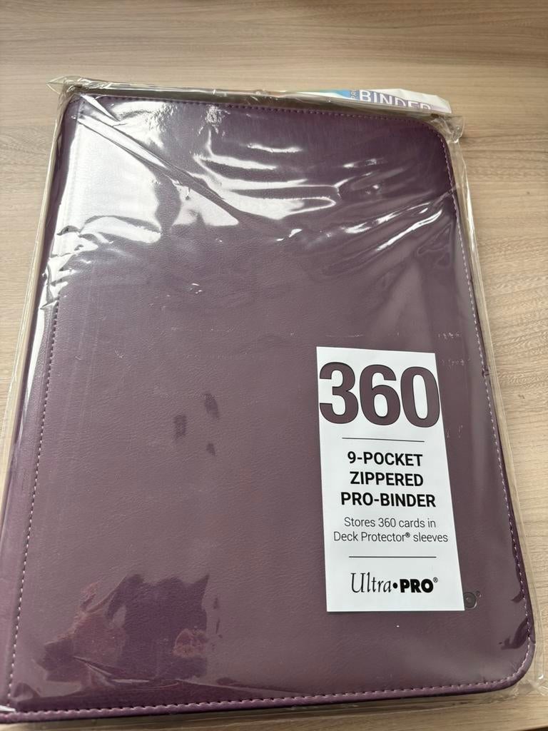 Ultra pro Pro-Binder Vivid 9-Pocket Zippered - Midnight Plum, Enlèvement ou Envoi