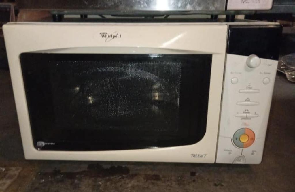 Combi-microgolfoven whirlpool talent, Elektronische apparatuur, Microgolfovens, Ophalen, Crisp, Zo goed als nieuw, Draaiplateau