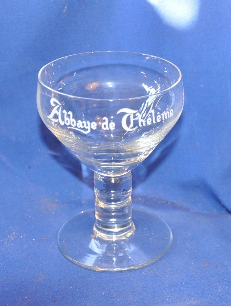 verre a biere sur pied abbaye de theleme, Enlèvement ou Envoi, Comme neuf, Verre ou Verres, Autres marques