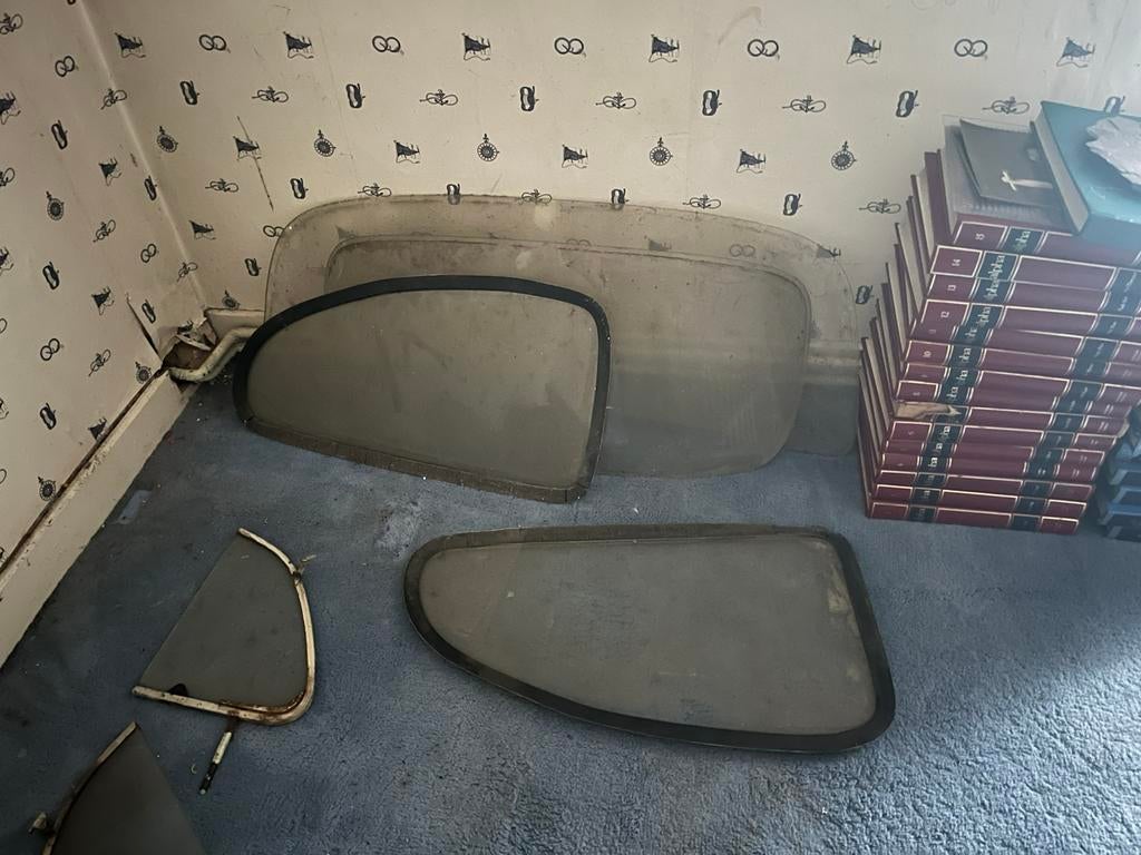Lot vitres anciennes voiture, Autos : Pièces & Accessoires, Enlèvement