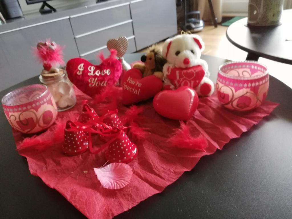 Valentijn decoratie, Ophalen