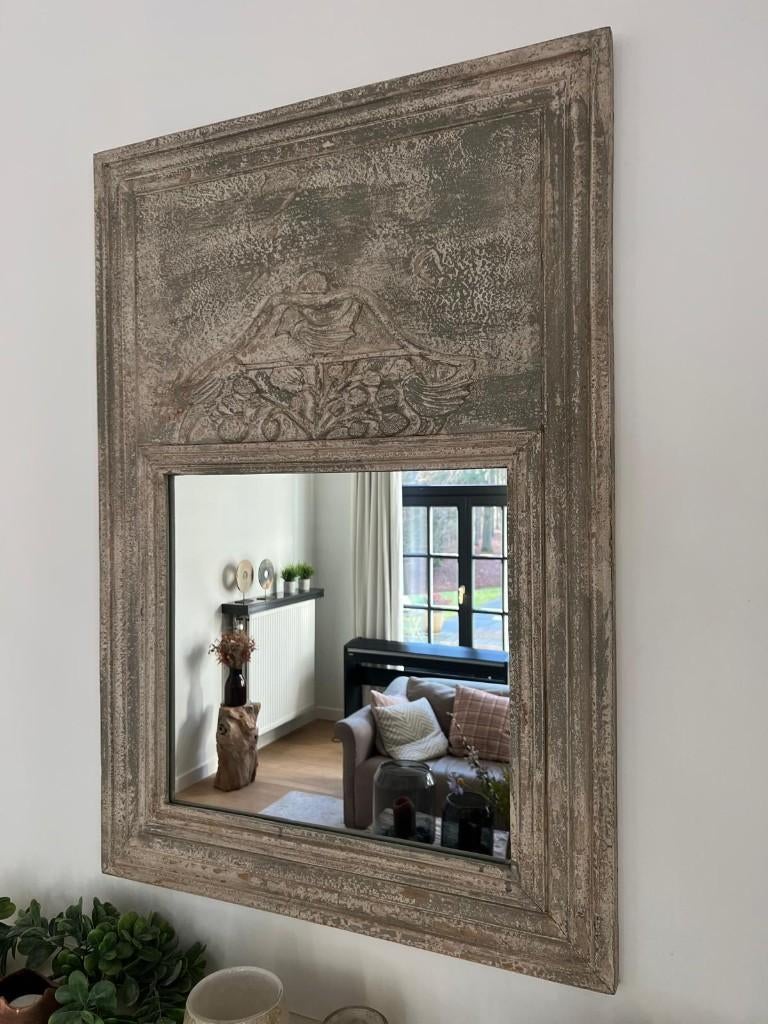 Decoratieve spiegel met verweerd houten kader – 76 x 110 cm, Enlèvement ou Envoi, Rectangulaire, 50 à 100 cm, 100 à 150 cm