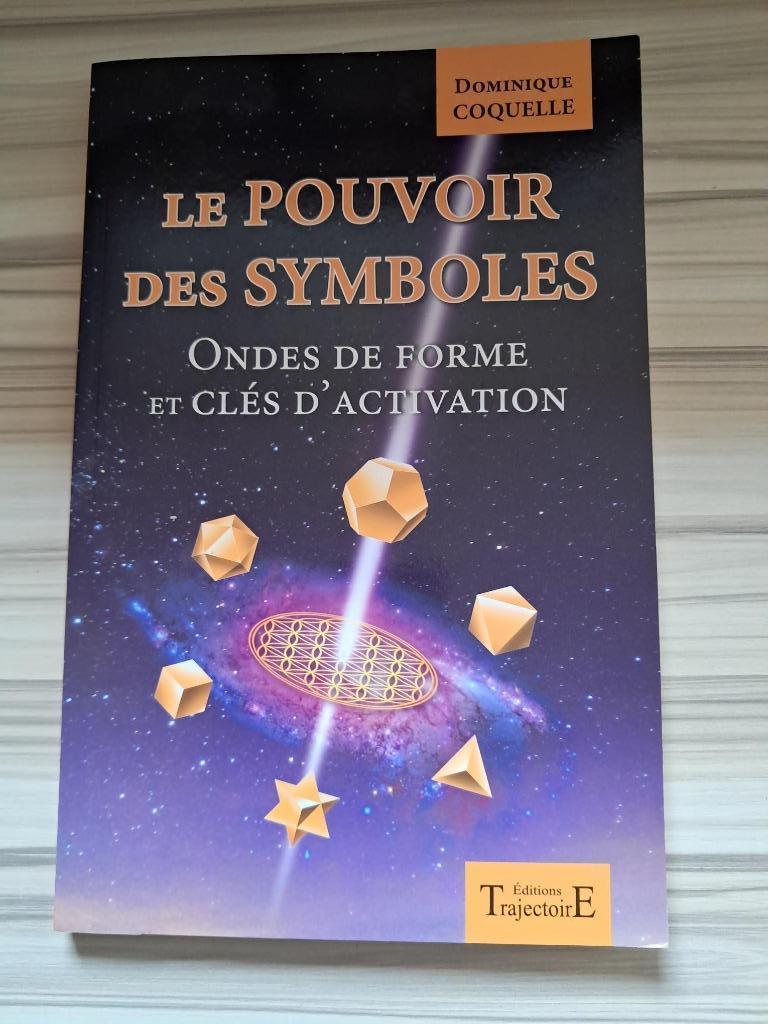 livre sur les symboles - le pouvoir des symboles, Boeken, Esoterie en Spiritualiteit, Zo goed als nieuw, Ophalen