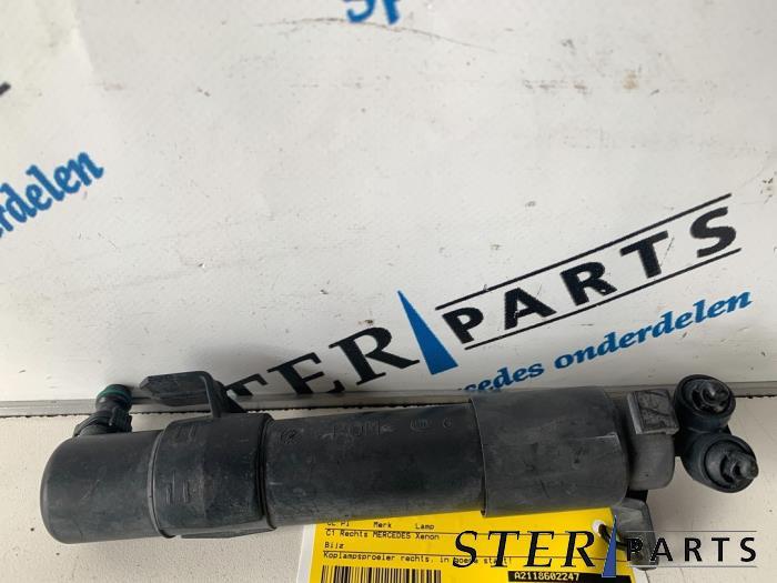 Koplamp Sproeier van een Mercedes E-Klasse, Ophalen of Verzenden, 3 maanden garantie, Gebruikt, Mercedes-Benz
