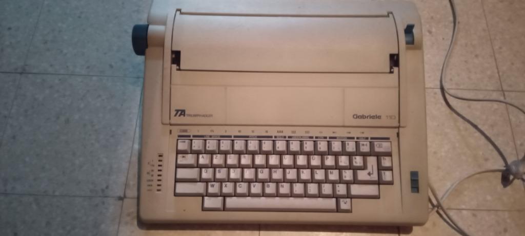 Typemachine, Diversen, Ophalen