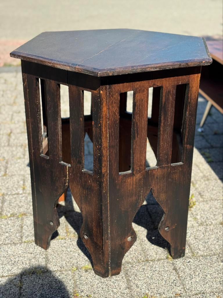 Guéridon marocain hexagonal en bois ajouré, style mauresque, Enlèvement
