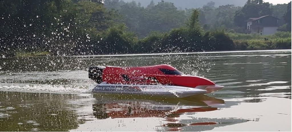 F1 BRUSHLESS Race Boot Race Catamaran 45 - 50 km/h. RTR, Hobby en Vrije tijd, Modelbouw | Boten en Schepen, Ophalen of Verzenden