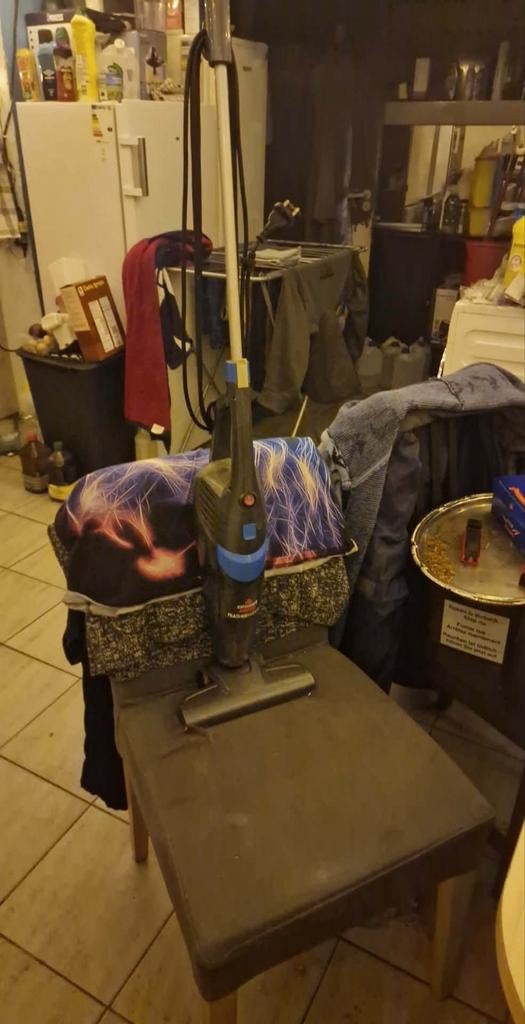 Aspirateur balai, Enlèvement