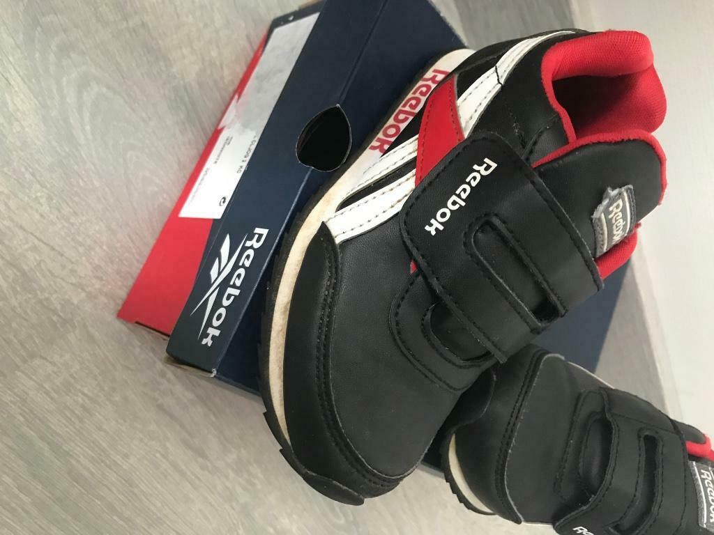 T26 Baskets Reebok, Sportschoenen, Ophalen of Verzenden, Zo goed als nieuw, Jongen
