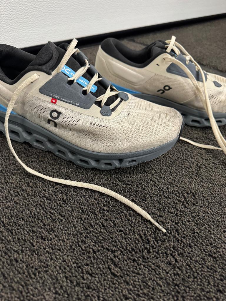 ON Cloudstratus 3 / maat 44,5 / loopschoenen, Sport en Fitness, Overige merken, Hardloopschoenen, Ophalen of Verzenden, Zo goed als nieuw