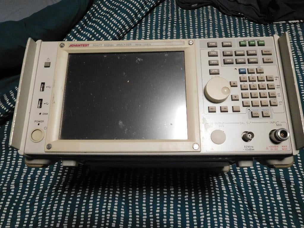 SPECTRUM ANALYSEUR ADVANTEST R3477 9KHZ - 13GHZ, Enlèvement, Utilisé