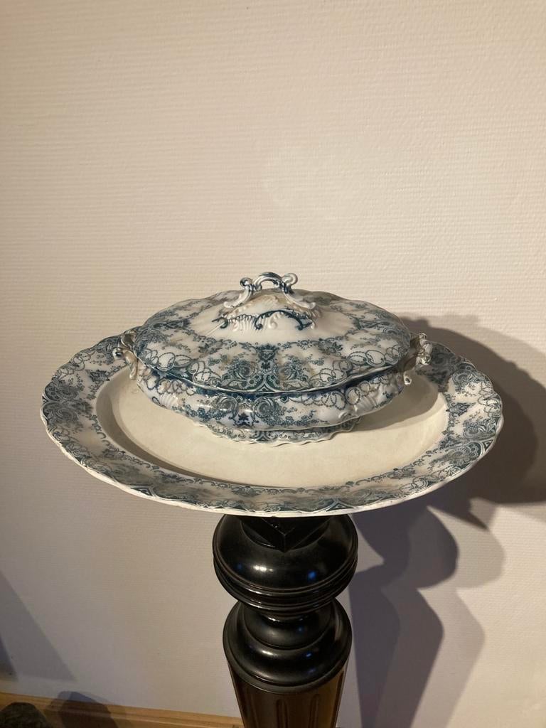 Porselein servies “Linda” uit engeland, Ophalen of Verzenden, Zo goed als nieuw