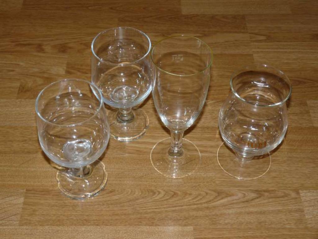 4 bierglazen, Ophalen of Verzenden, Glas of Glazen