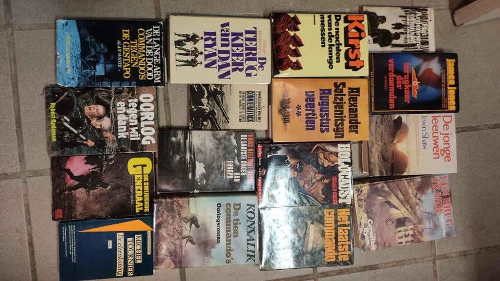 30 oorlogsboeken, samen voor €6.66, Ophalen of Verzenden, Gelezen