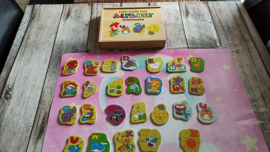 Houten puzzels van het alfabet, Kinderen en Baby's, Gebruikt, 10 tot 50 stukjes, Ophalen of Verzenden, Van hout
