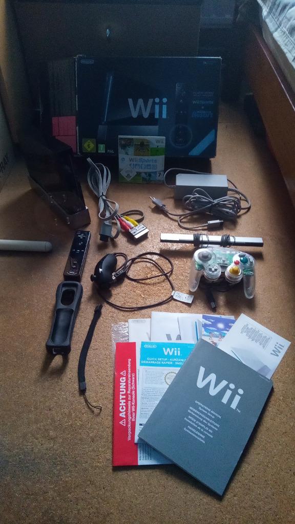 console Nintendo wii black noir en boite manette, Consoles de jeu & Jeux vidéo, Consoles de jeu | Nintendo Wii, Utilisé, Avec 2 manettes