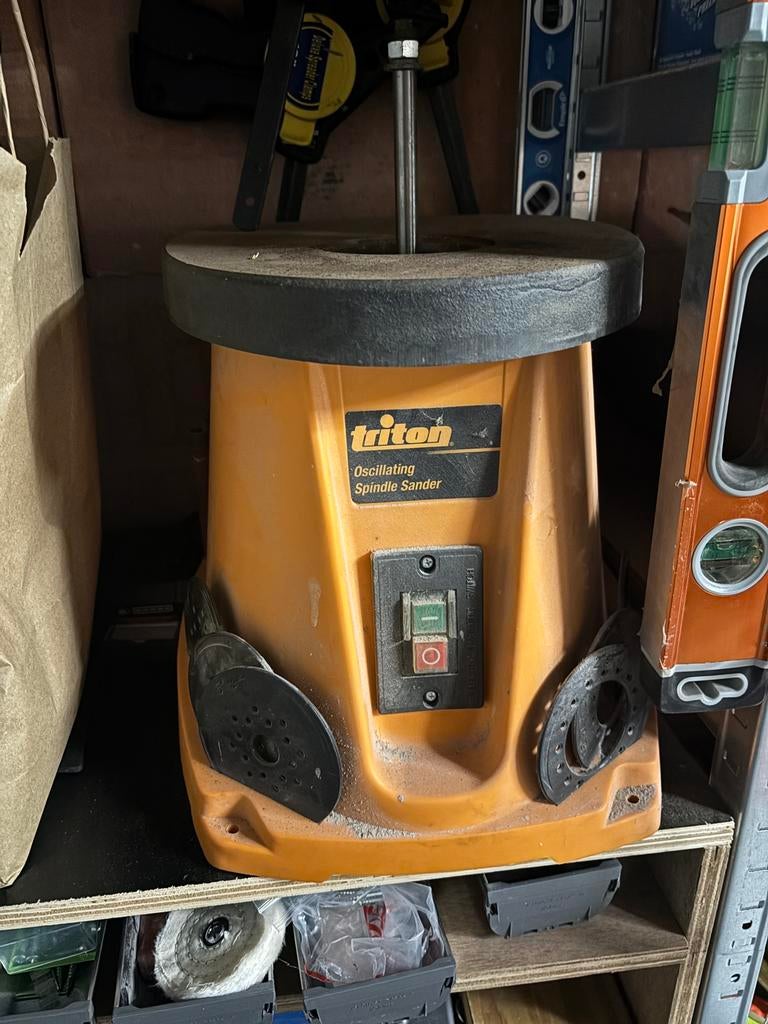 Triton oscillating spindle sander, Bricolage & Construction, Enlèvement, Comme neuf
