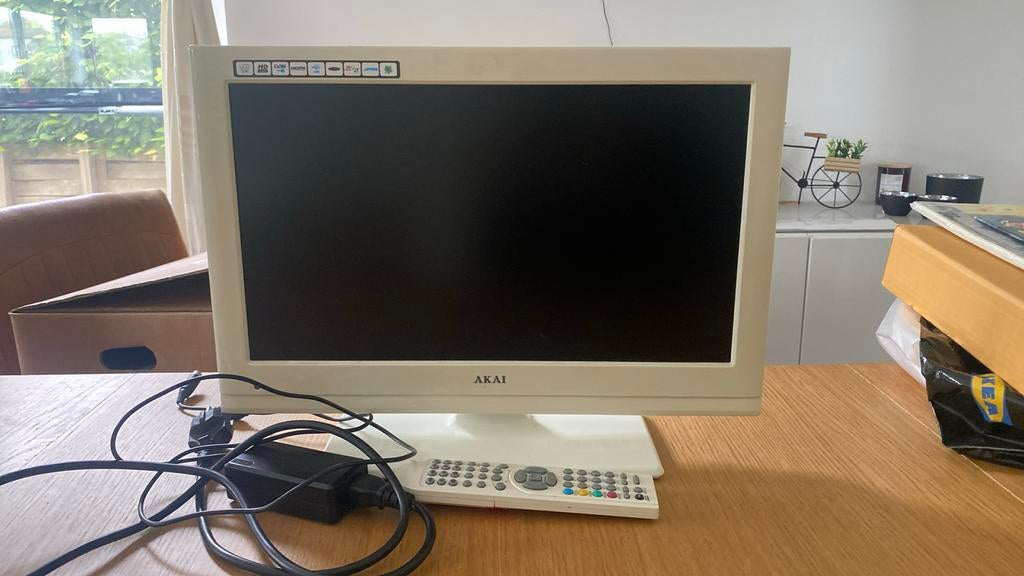 Akai tv/dvd, Enlèvement, Utilisé