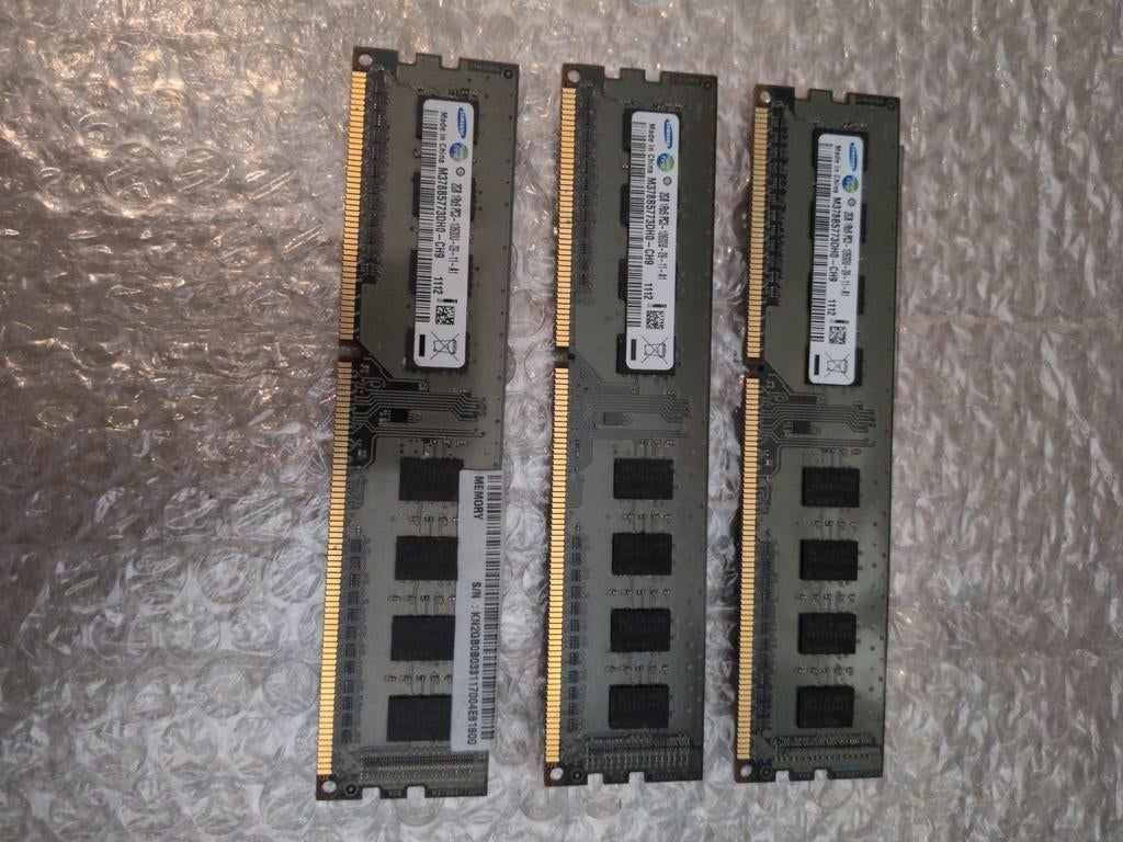 Lot de 3 barrettes RAM DDR3 Samsung 2 Go 1333 MHz (6 Go tota, Enlèvement ou Envoi