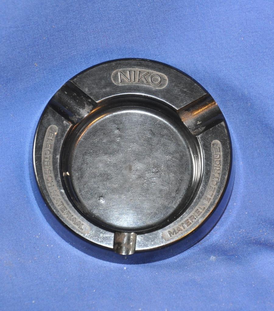 cendrier bakelite publicitaire niko materiel electrique, Enlèvement ou Envoi, Utilisé, Cendrier