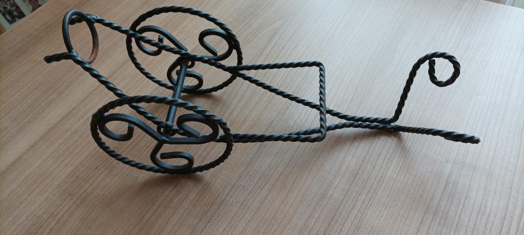 ancien porte bouteille de table en fer forgé, à roulettes, Enlèvement ou Envoi, Utilisé, Métal
