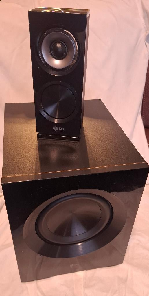 LG luidsprekers, Audio, Tv en Foto, Luidsprekerboxen, Ophalen of Verzenden, Gebruikt, 120 watt of meer, Subwoofer