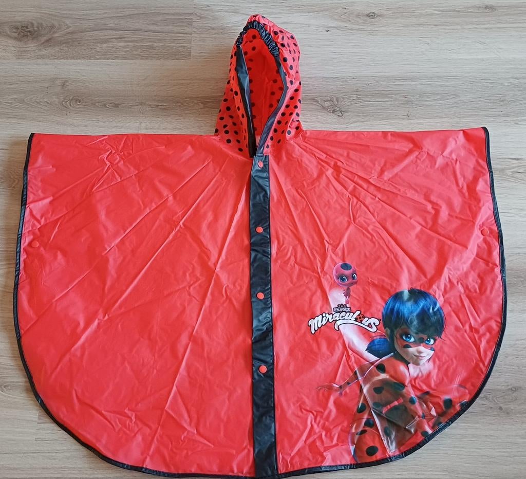 Poncho de pluie Miraculous, 4-6ans, Enfants & Bébés, Vêtements enfant | Taille 104, Kiabi, Enlèvement ou Envoi, Pull ou Veste