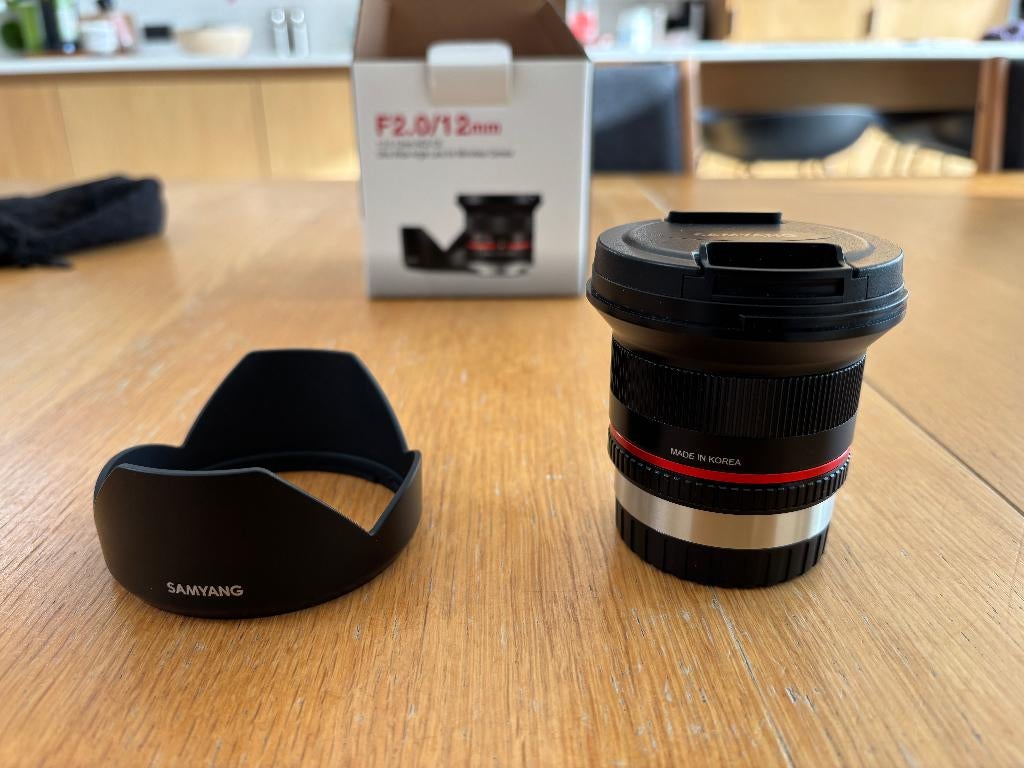 Samyang 12mm F2 - Fuji, Enlèvement ou Envoi, Comme neuf, Objectif grand angle